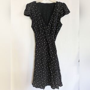 Brandy Melville Small Wrap Floral Dress Floral Navy Blue Elegant Feminine Summer